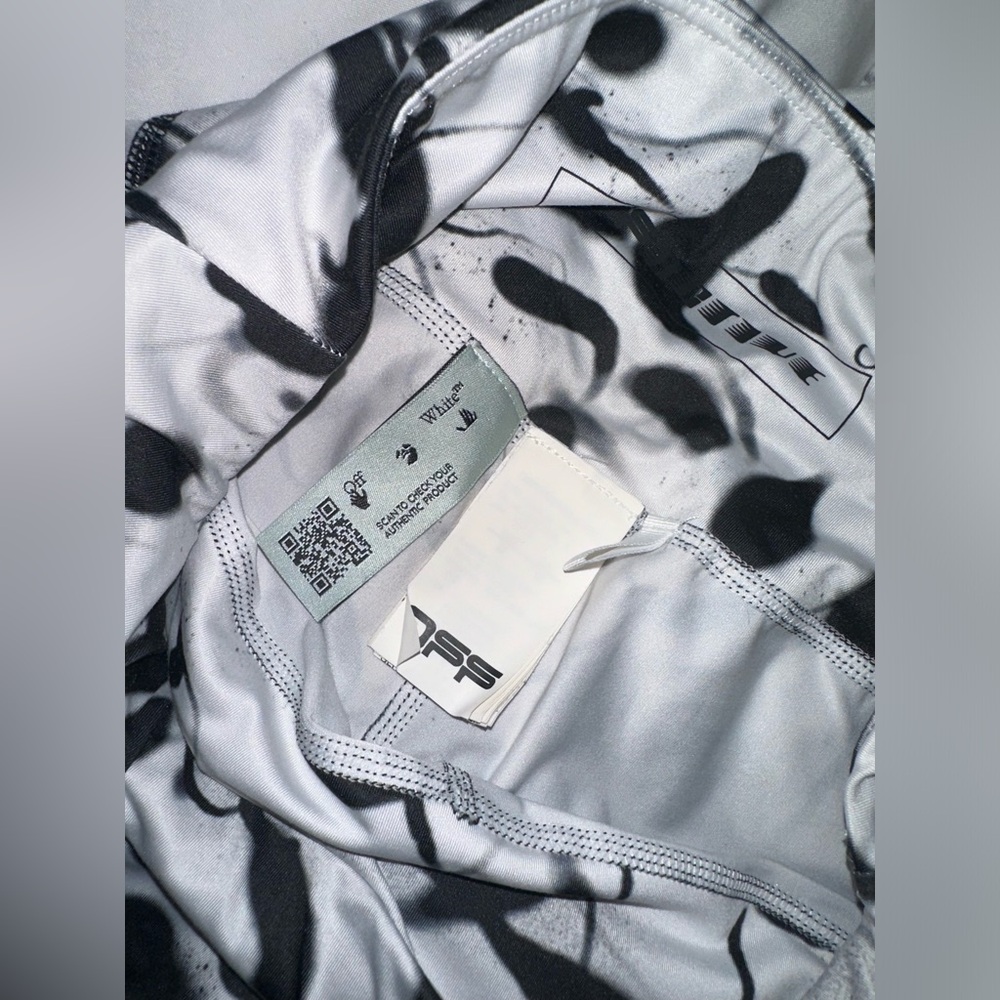Off White BikerShorts - Picture 2 of 4